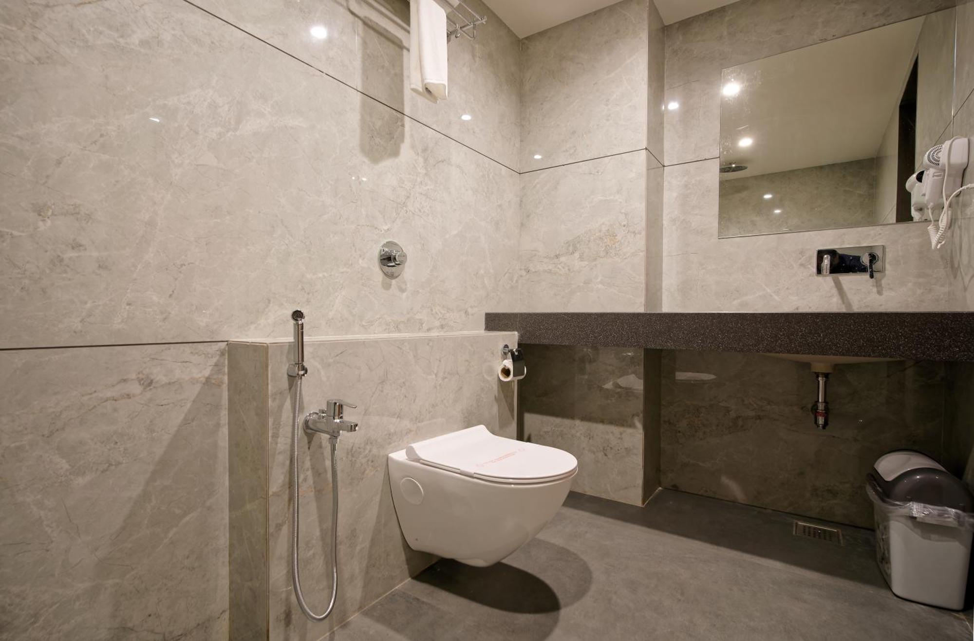 Plenteous Inn Ahmedabad Eksteriør bilde