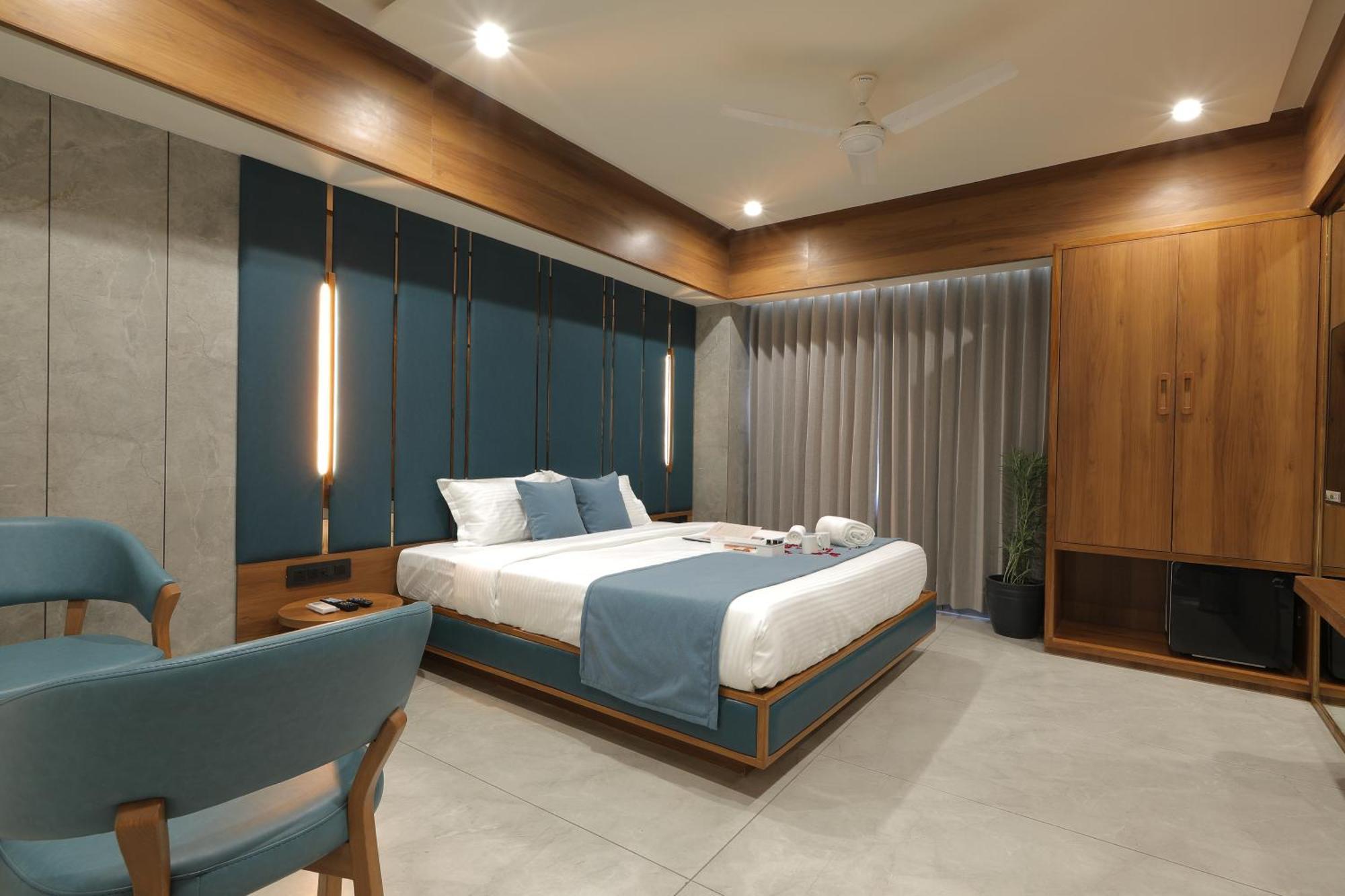 Plenteous Inn Ahmedabad Eksteriør bilde