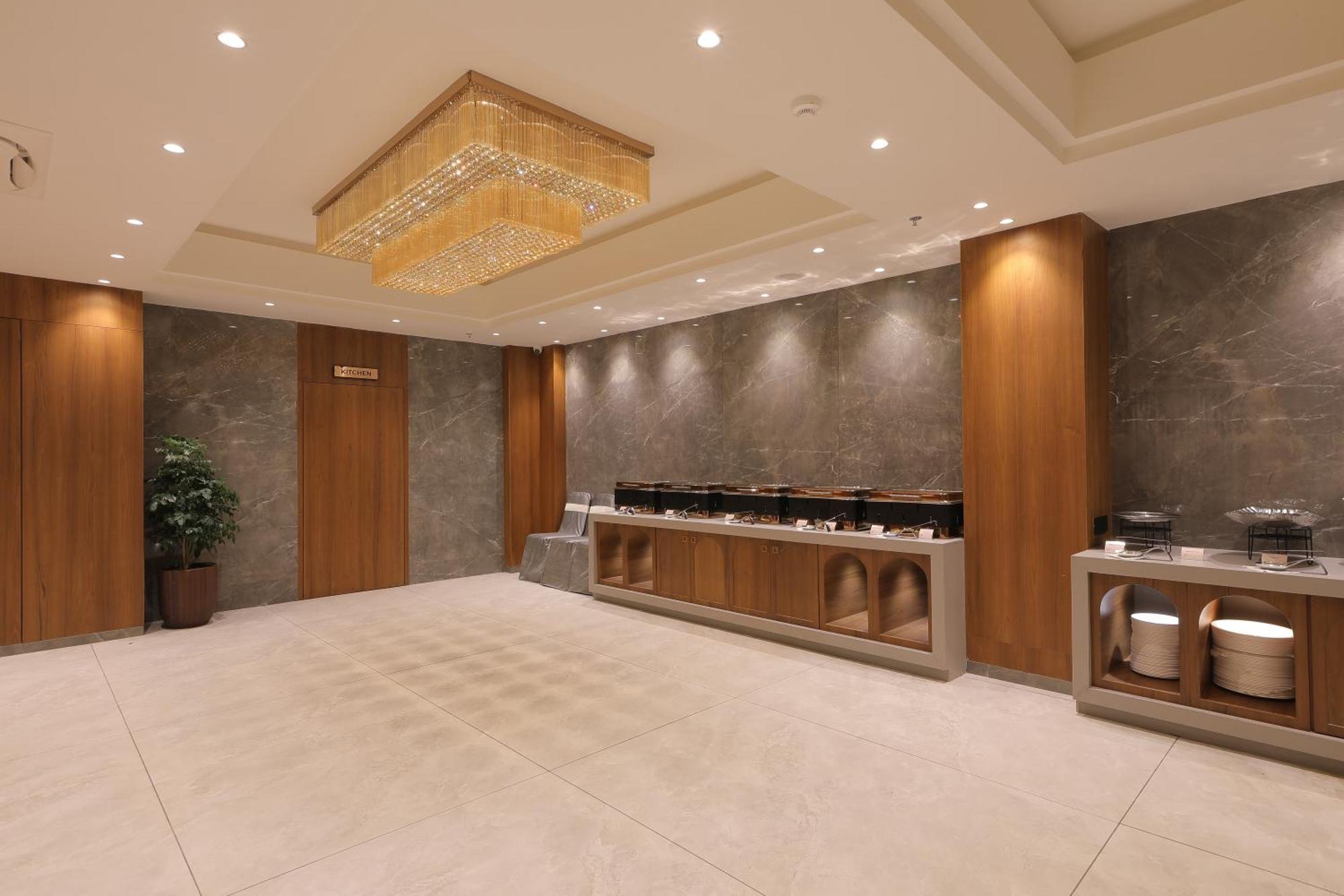 Plenteous Inn Ahmedabad Eksteriør bilde