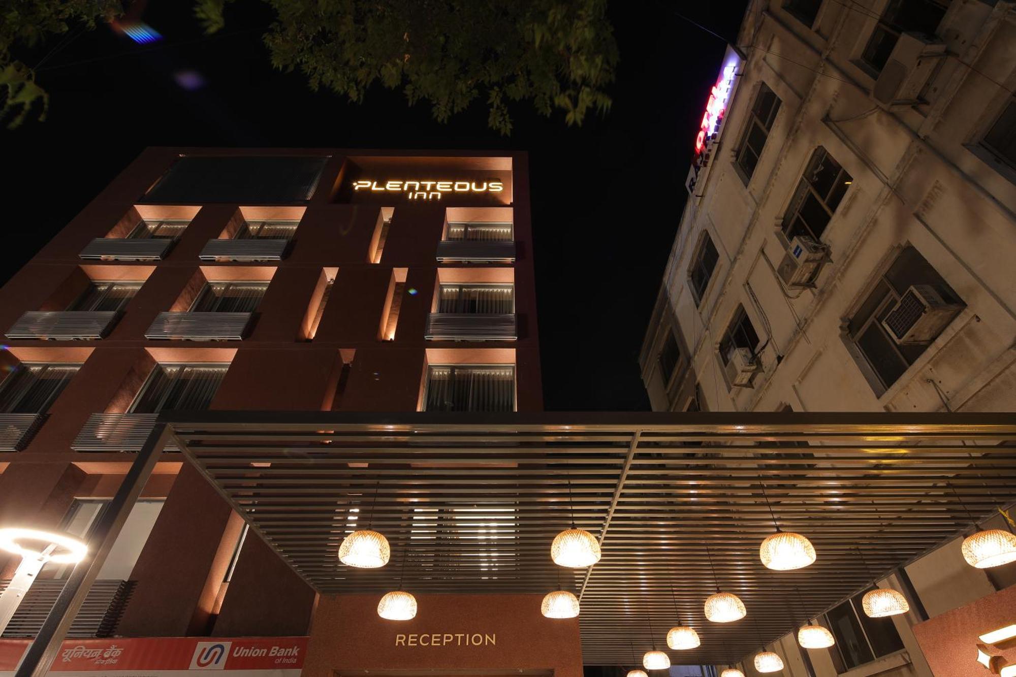 Plenteous Inn Ahmedabad Eksteriør bilde