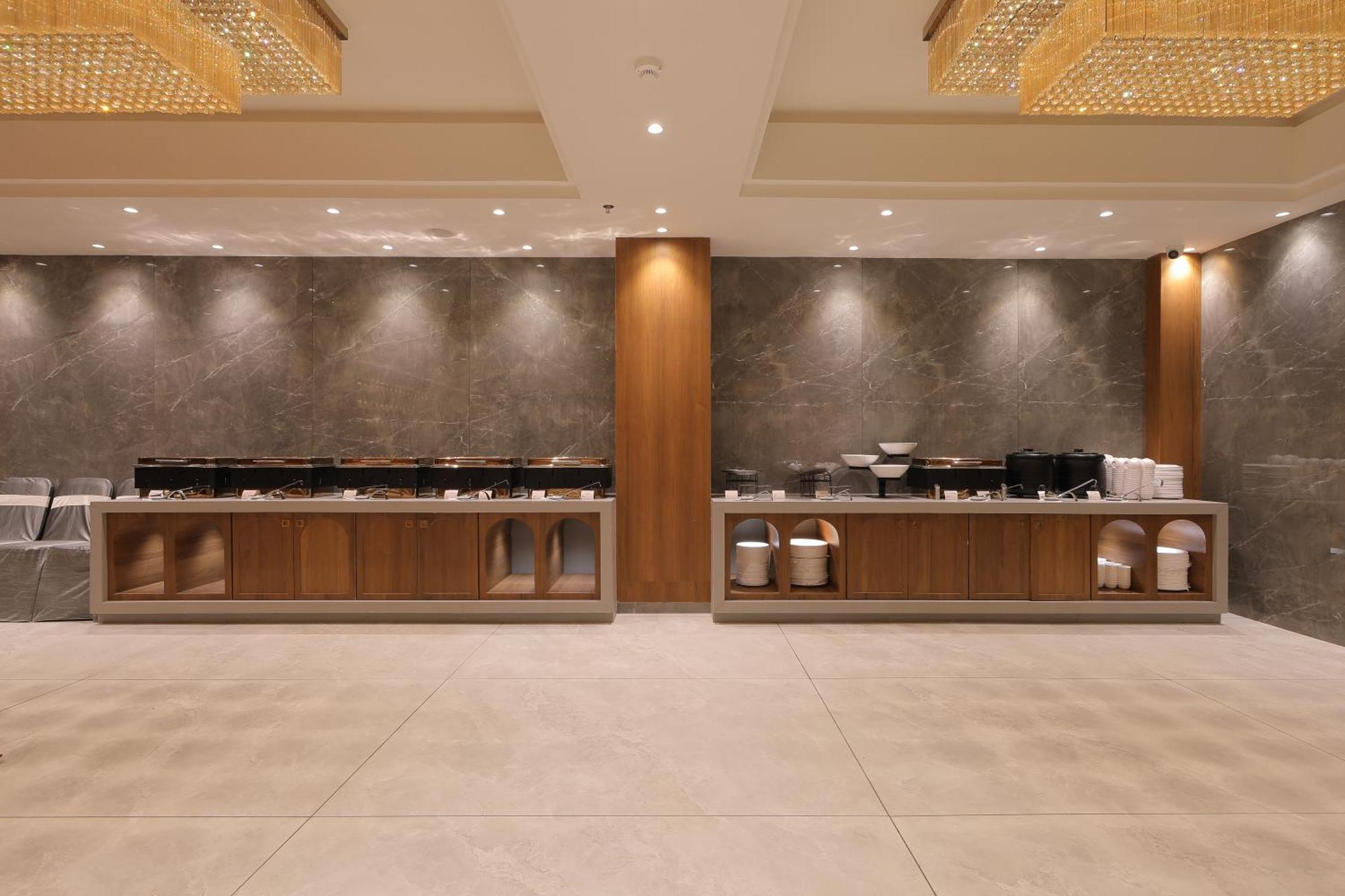 Plenteous Inn Ahmedabad Eksteriør bilde
