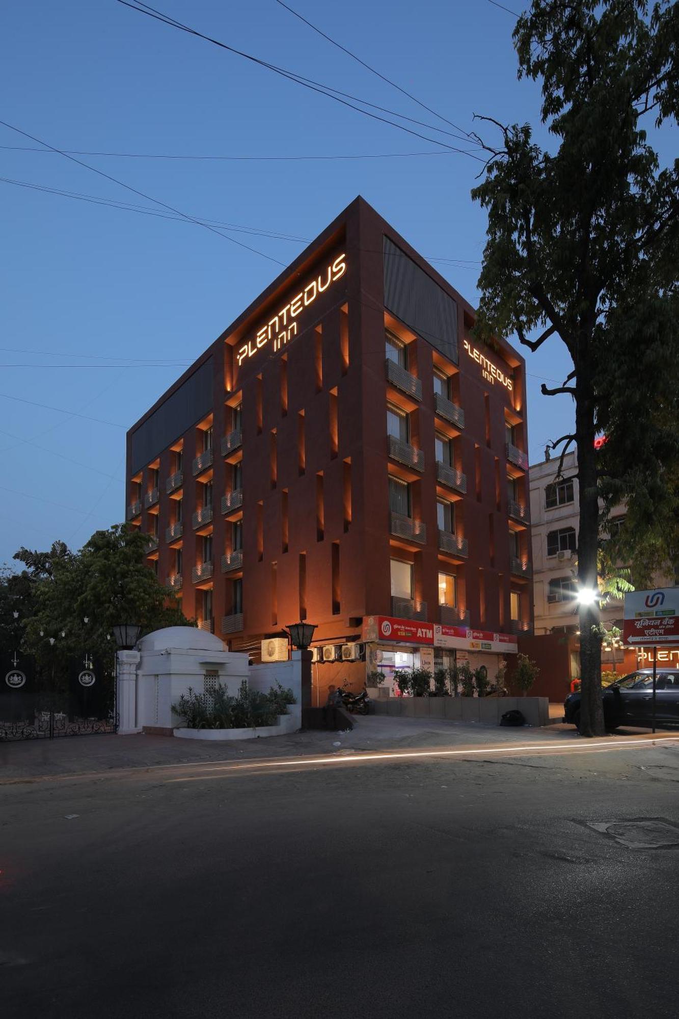 Plenteous Inn Ahmedabad Eksteriør bilde