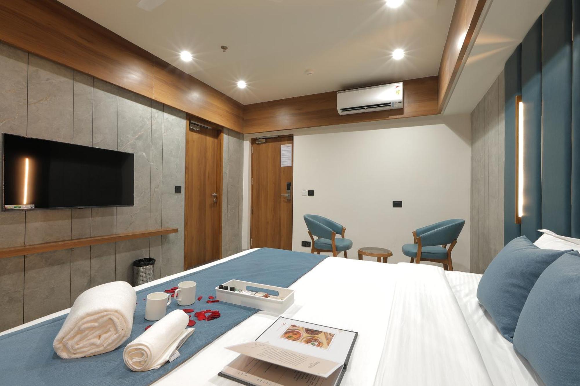 Plenteous Inn Ahmedabad Eksteriør bilde